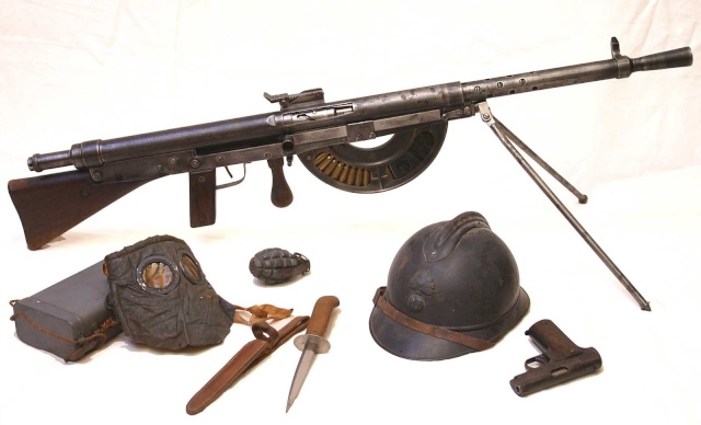 Le fusil-mitrailleur Chauchat et ses accessoires  1203