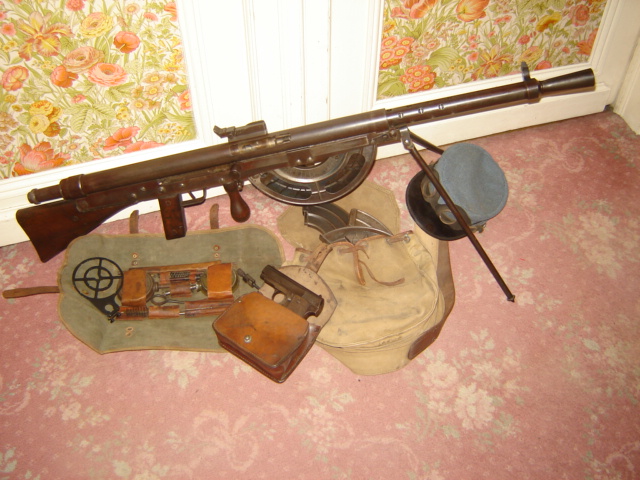 Le fusil-mitrailleur Chauchat et ses accessoires  1724