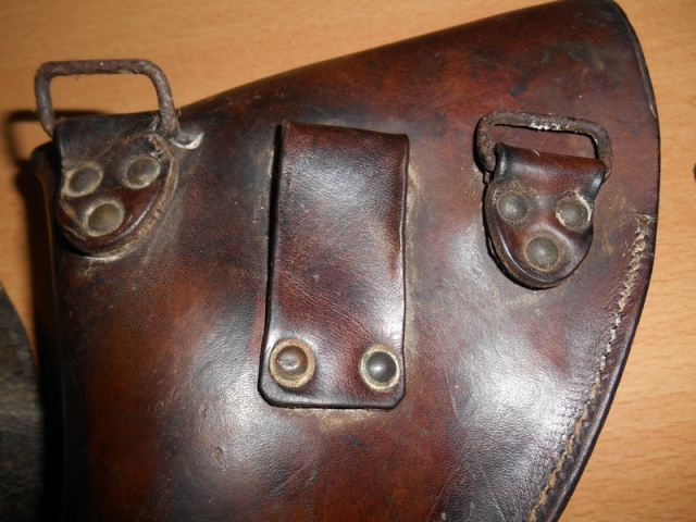 Les etuis du revolver modele 1873/74 et 1892 (etui-jambon) 390