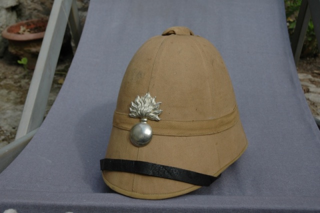 Le casque colonial modèle 1886  395