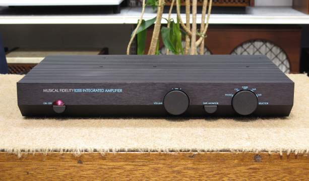 Musical Fidelity B200 Integrated Amplifier (Used) SOLD Mf_b2010