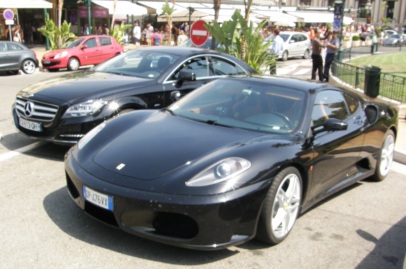 Un trip à Monte-Carlo, salon de l'auto permanent... P8210113
