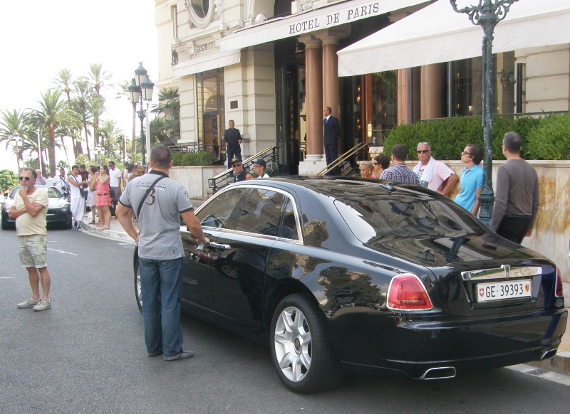 Un trip à Monte-Carlo, salon de l'auto permanent... P8210118