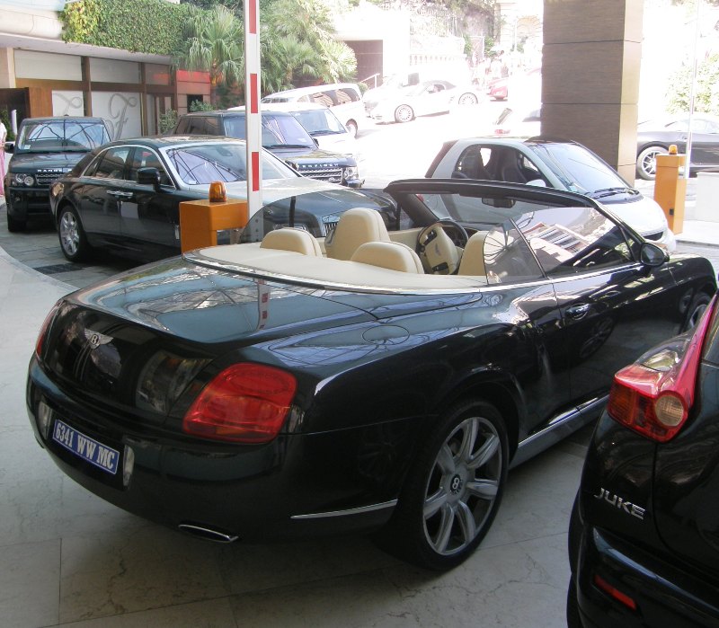 Un trip à Monte-Carlo, salon de l'auto permanent... P8240315