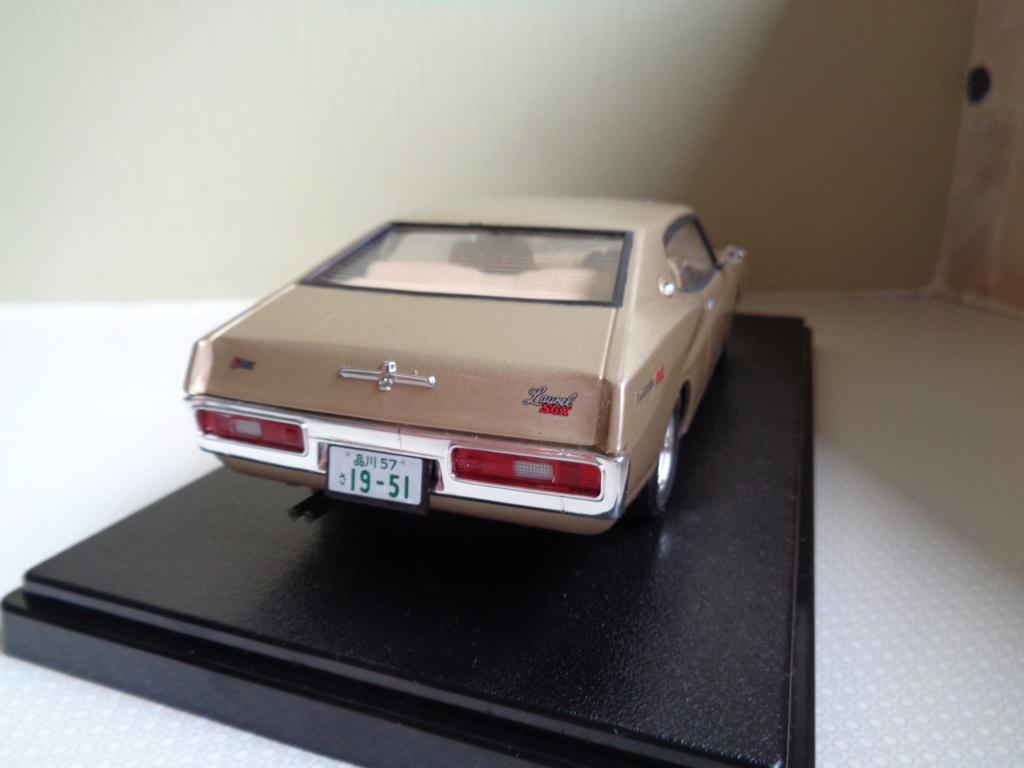 nissan laurel sgx 1975 kit aoshima 1.24 Dsc00407