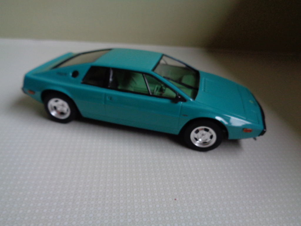 lotus esprit kit fujimi 1.24 montage terminé Dsc00633