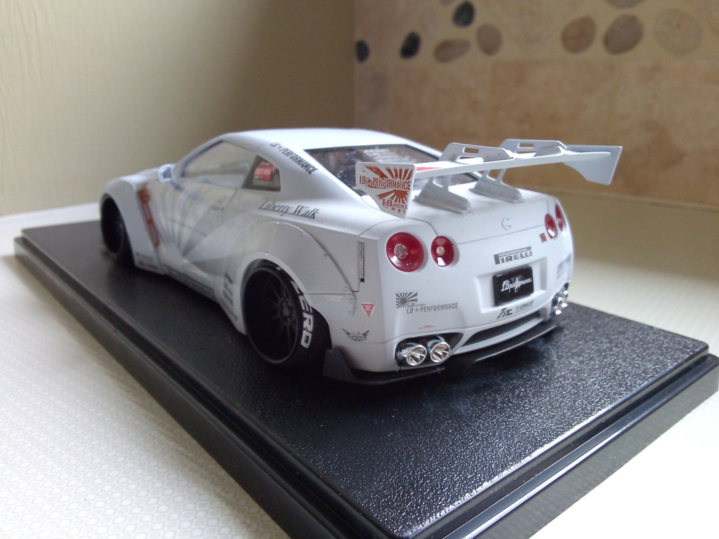 nissan r35 gtr version 2 lb kit fujimi 1.24 montage terminé Img_2183