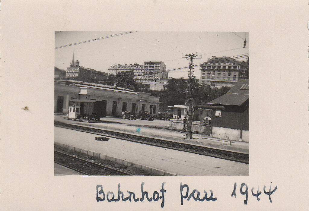 Distribution de lait en gare de Pau  _510