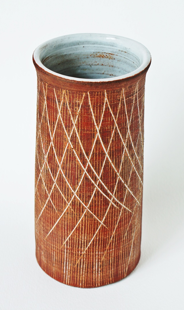 Epsom Pottery Vase   Phyllis Sherwood, Dsc01015