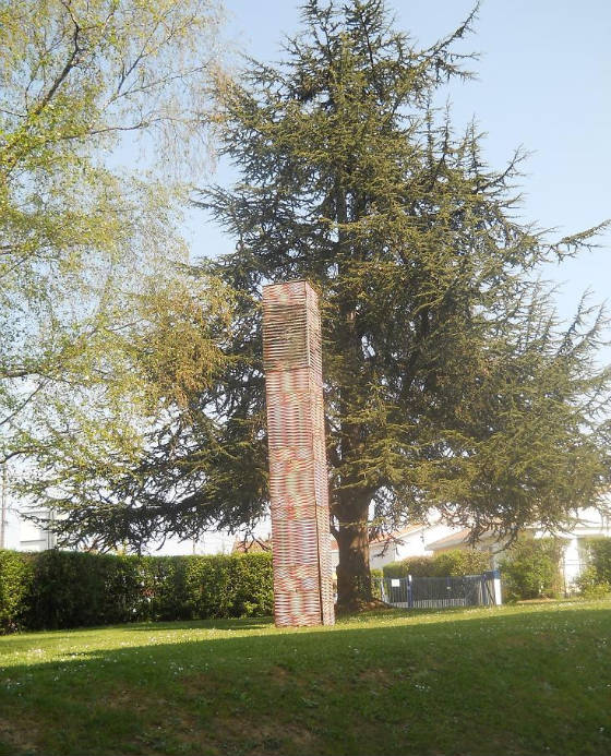 Collège des Gondoliers : une oeuvre d'art de 200 000€ envoyée par erreur à déchetterie (La-Roche-sur-Yon) Coloe10