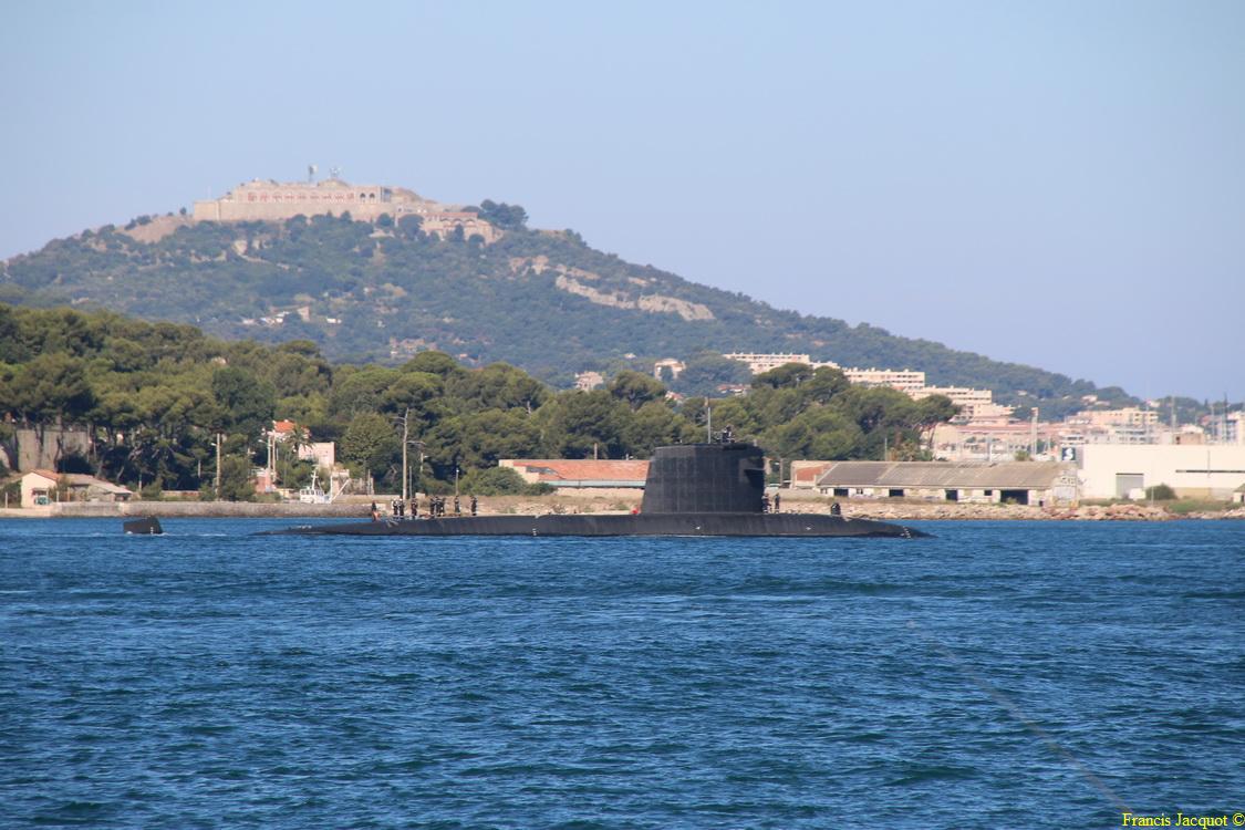 [Les ports militaires de métropole] Port de Toulon - TOME 1 - Page 8 0123