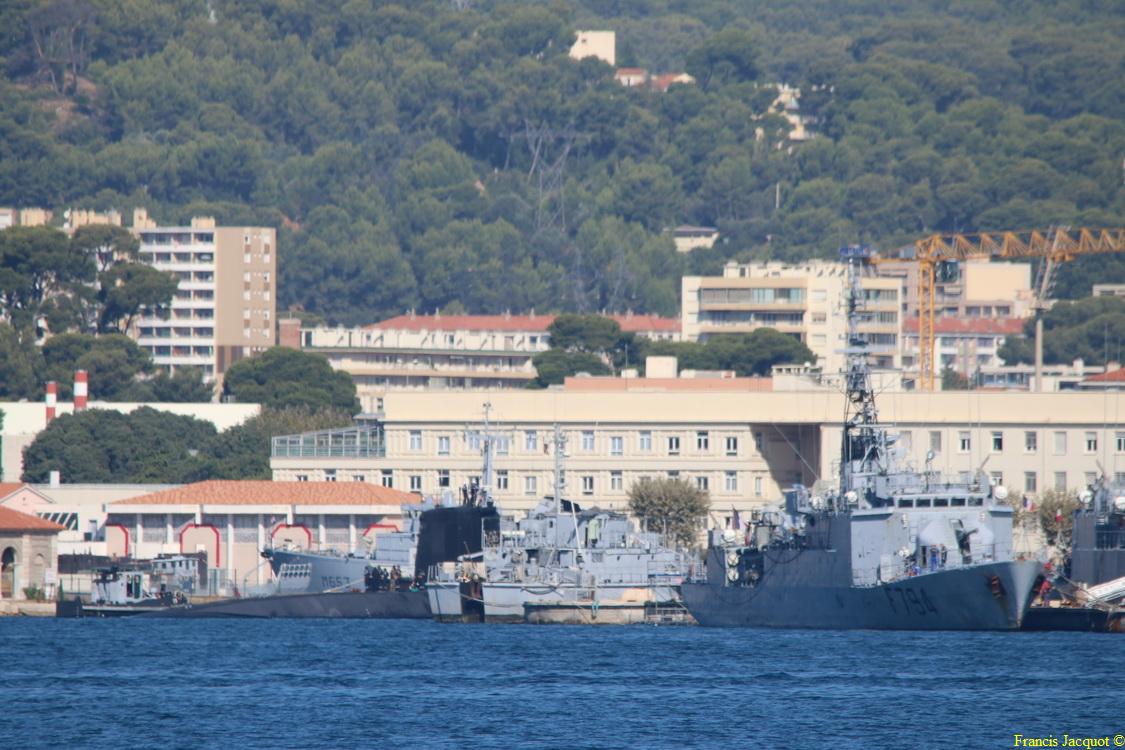[Les ports militaires de métropole] Port de Toulon - TOME 1 - Page 8 1028