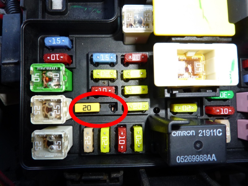 + 12v apres contact / +12v permanent P1060411