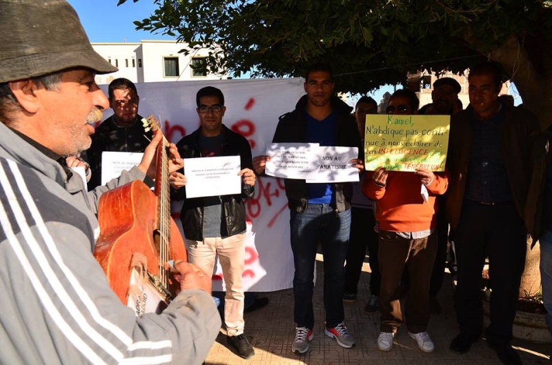 Rassemblement de solidarité avec Kamel Daoud à Aokas mardi 23 decembre 2014 1103
