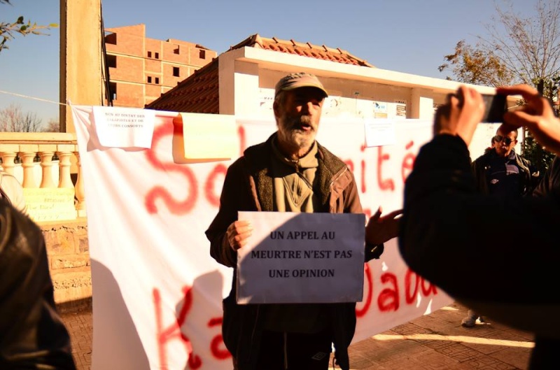 Rassemblement de solidarité avec Kamel Daoud à Aokas mardi 23 decembre 2014 1112