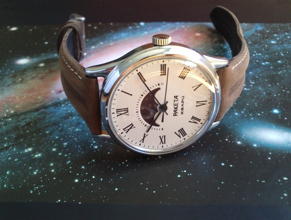 Quel bracelet pour Raketa Moon phase? Dsc_0310