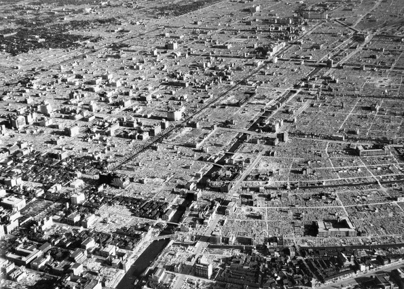 Bombardements incendiaires Japon 1945 Tokyo_12