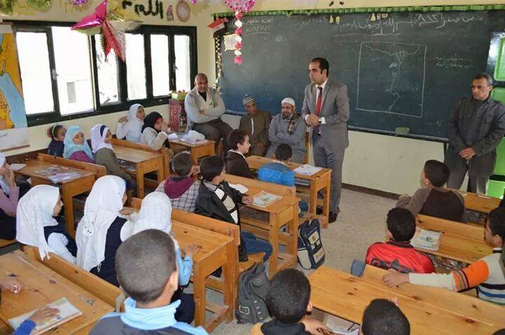 بحضور الاستاذ سميح مصطفي محاضرة عن اساليب التدريس الحديثة بمدرسة عثمان بن عفان  10887710