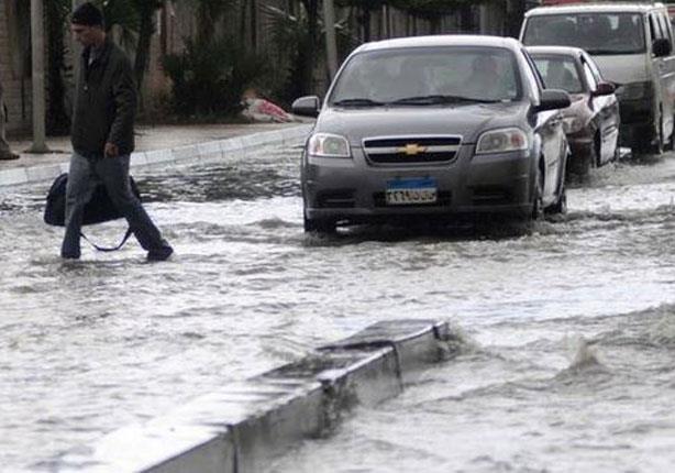 أمطار غزيرة بمدينة دسوق وشوارعها تتحول لبركة من المياه 2014_110