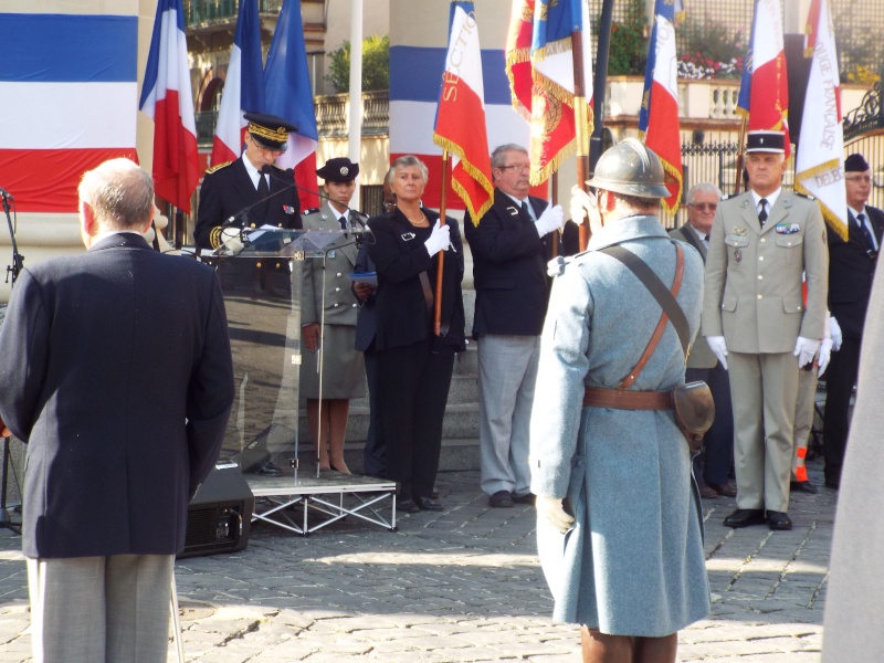 Le "brave 14" et sa garde au drapeau ce 6 septembre 2014 Dscf4019