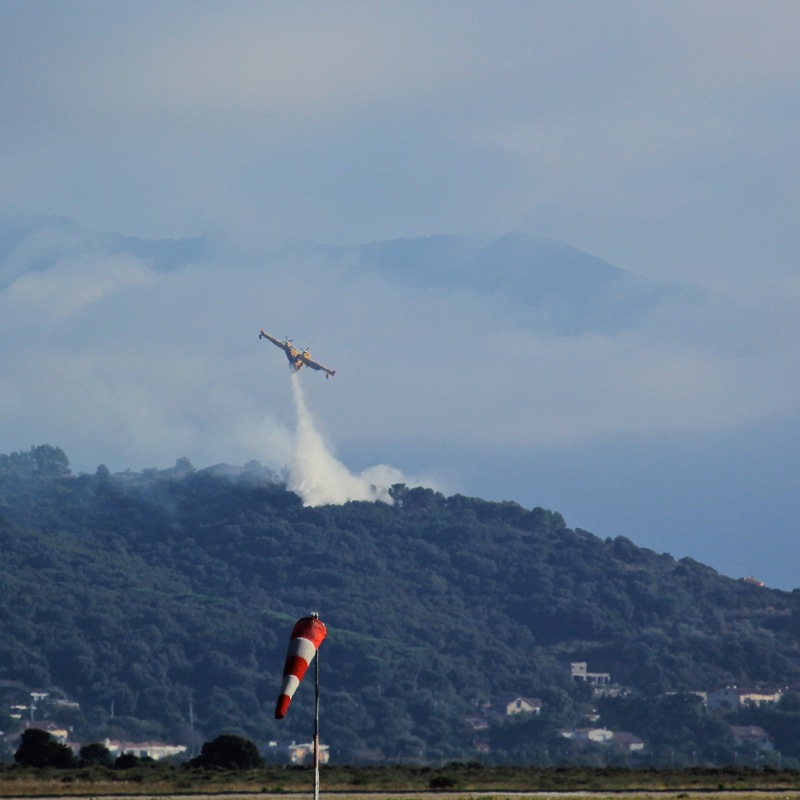 Les Bases "Canadair" et "H.B.E." de Campo dell'Oro. - Page 5 Img_5823