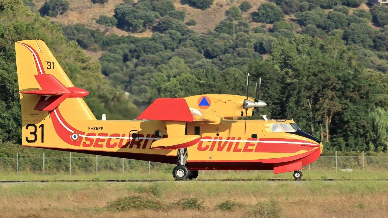 Les Bases "Canadair" et "H.B.E." de Campo dell'Oro. - Page 5 Img_5832