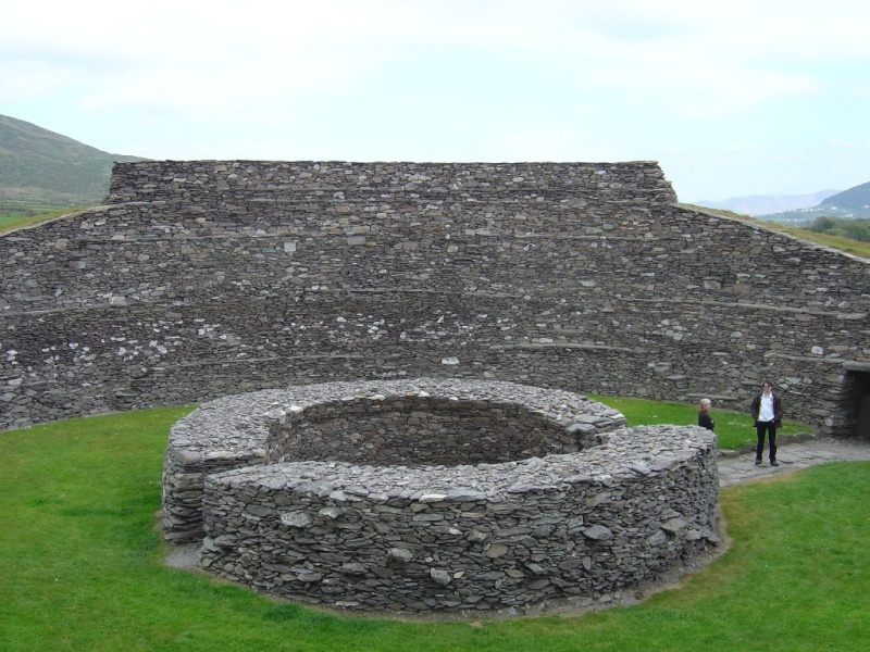 Rath , Caiseal , Cathair : les forts circulaires en Irlande Rath410