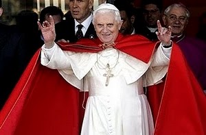 Il SALUTO SATANICO DEL PAPA Il_sal10