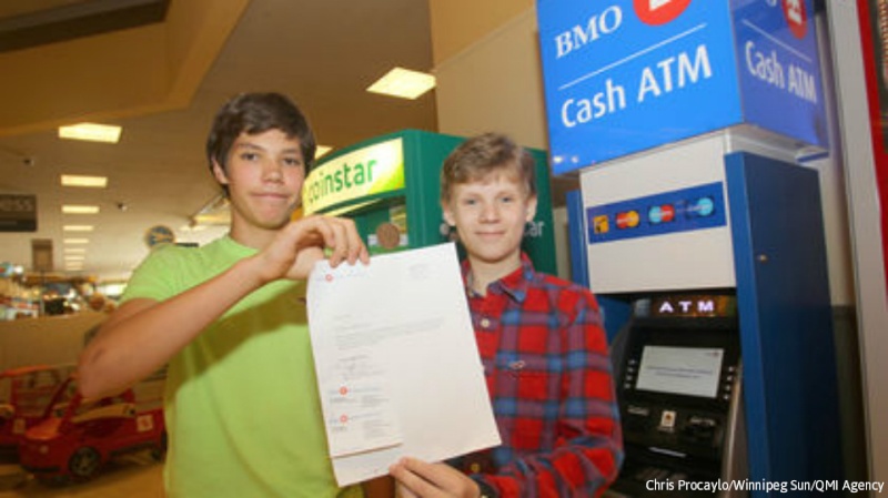 Deux adolescents de 14 ans piratent un distributeur de billets simplement à l’aide du manuel d’utilisation Matthe10