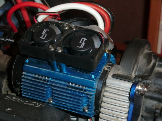 [New] Radiateur/Ventilateur pour moteur 775 par Yeah Racing Cimg1810
