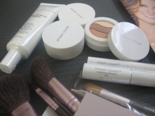 Sheer Cover Studio Make-up Kit Review 00110