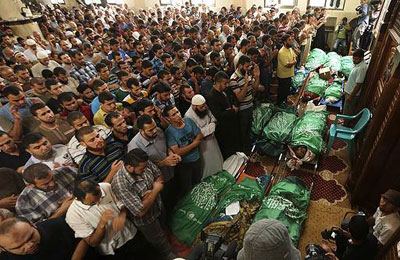 قائمة بأسماء شهداء العدوان الاسرائيلي على قطاع غزة 425 شهيد و 3008 جريح 90614110