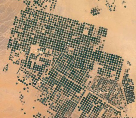 صور من الأقمار الإصطناعية تظهر مزارع وتربيتها المملكة العربية السعودية أرجعت الصحراء القاحلة إلى جنات Jg11