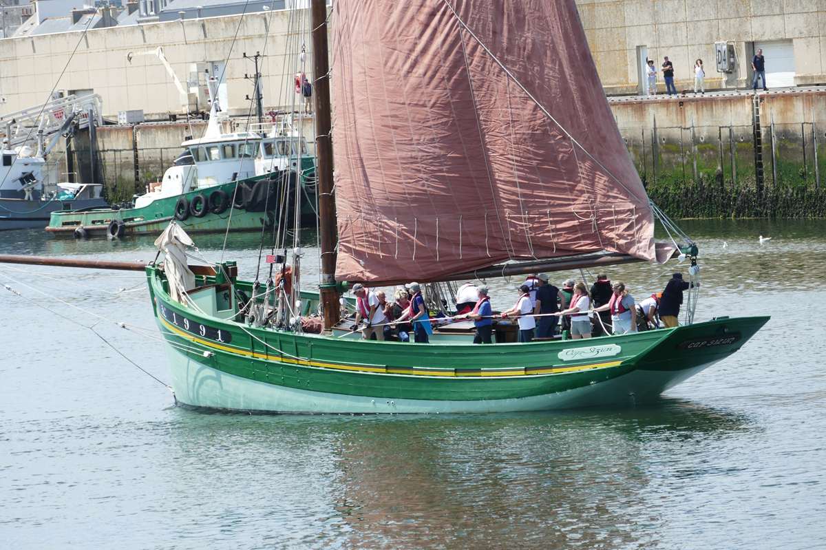 [Vie des ports] LE PORT DE CONCARNEAU - Volume 006 - Page 24 P4180037