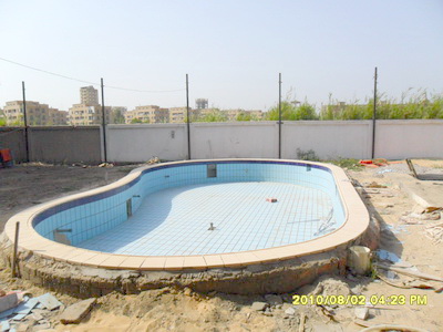 صور من تبليط حمام السباحة بتاريخ 2/8/2010 Sam_0910