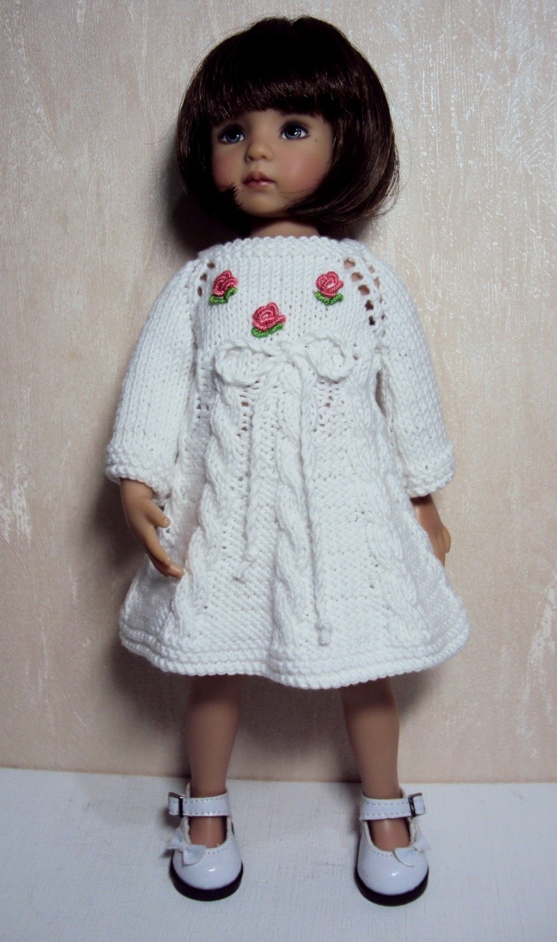 une petite robe brodée pour Lana Dsc05741