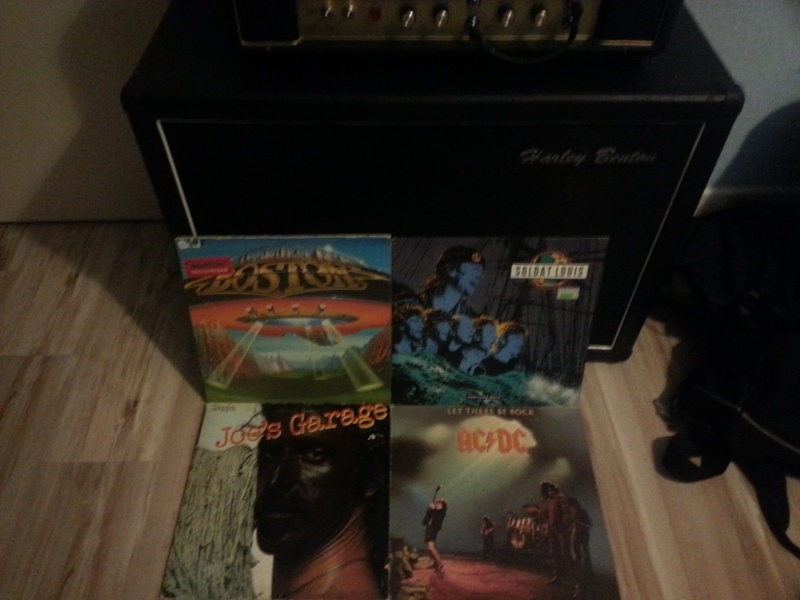 Des passionés de vinyles ? De guitare ? C'est ici ! 20130816