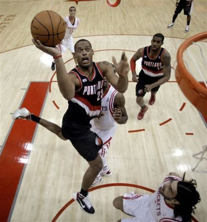 Trail Blazers 103, Rockets 100; Portland supera 45 de Martin I38e6610