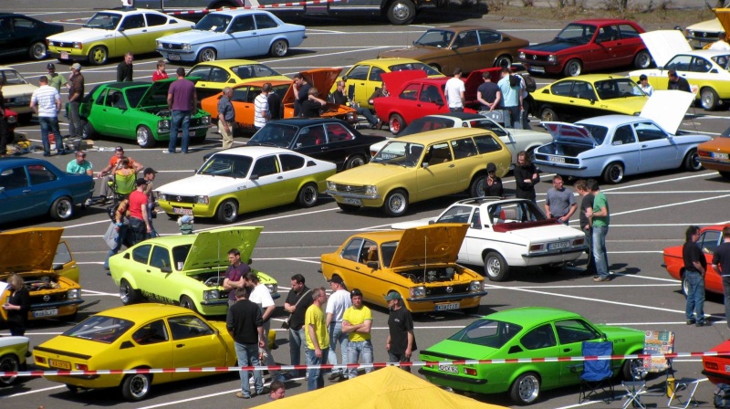 ZAJÍMAVÉ OPELY NA OPEL TREFFEN A ČESKÝCH TUNING SRAZECH - Stránka 18 10269010