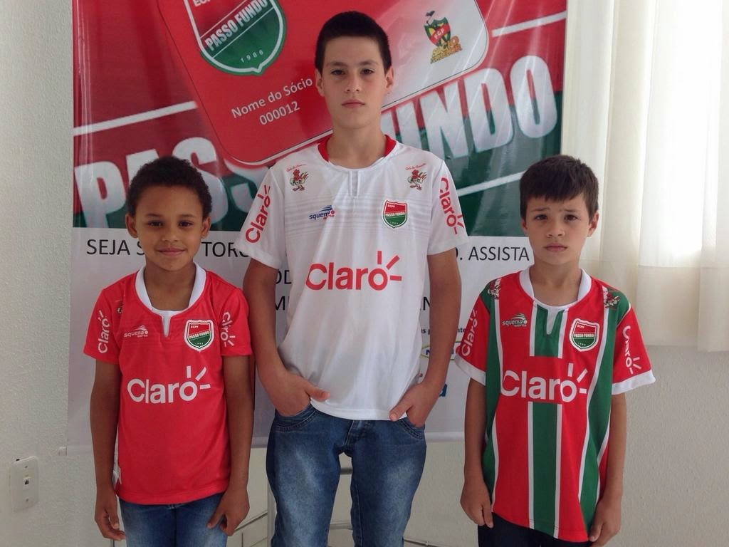 Passo Fundo-RS apresenta uniformes para temporada 2015 Novos_10