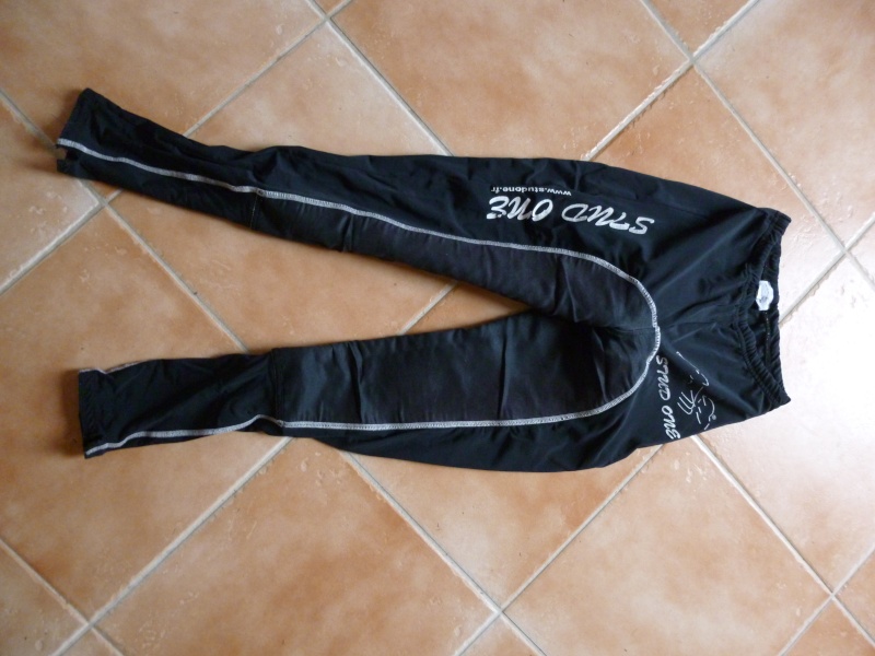 2 pantalons Studone Taille M (50€ et 28€) P1000215