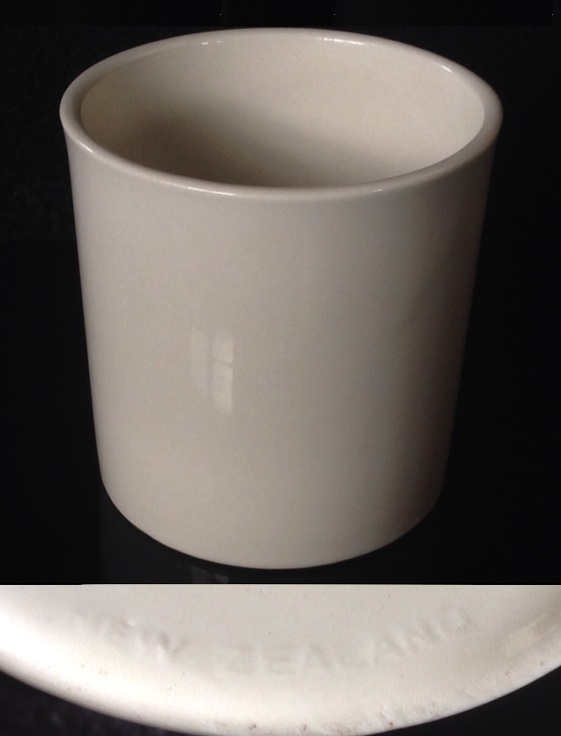 A Crown Lynn Bathroom Tumbler & Pen Pot Shape 3621 Nakedp10