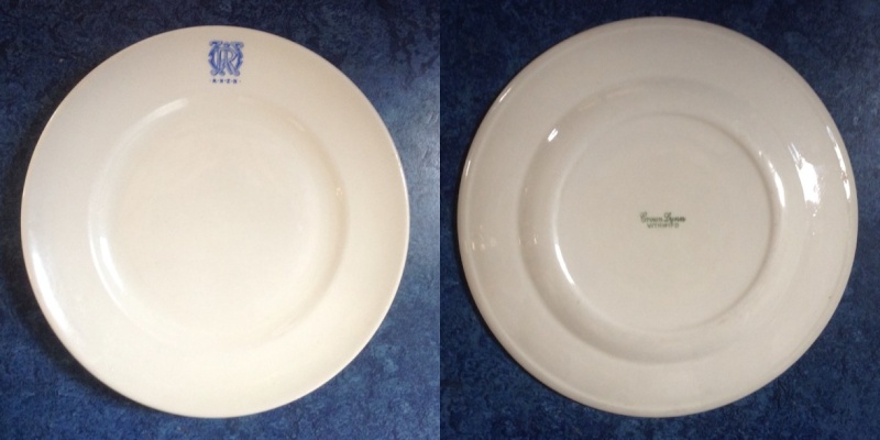 plate - 808/10 Navy Plate Vitrified is a 4646 Navy10