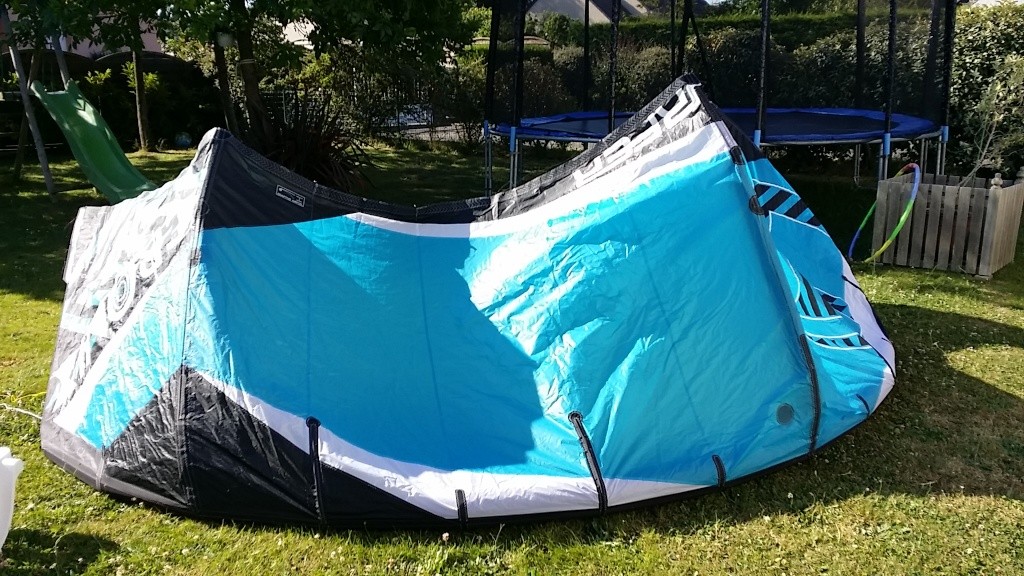 flysurfer CRONIX 10 M2 980 EURO COMPLETE ...A ETE ECHANGE AVEC UNE SPEED 4 10 20140610