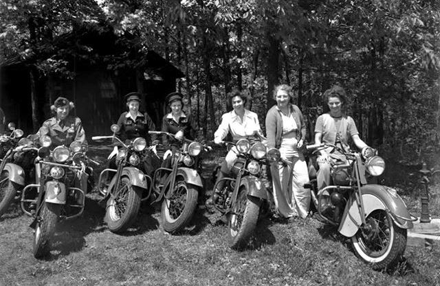 Motorcycle girls 10151910