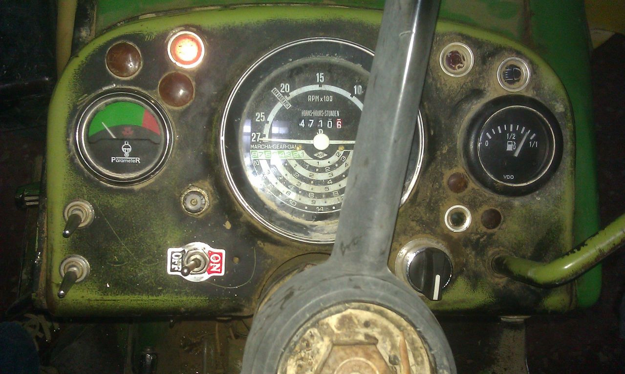 [John Deere 1035 EV] Alternativa llave-interruptor  Imag0515