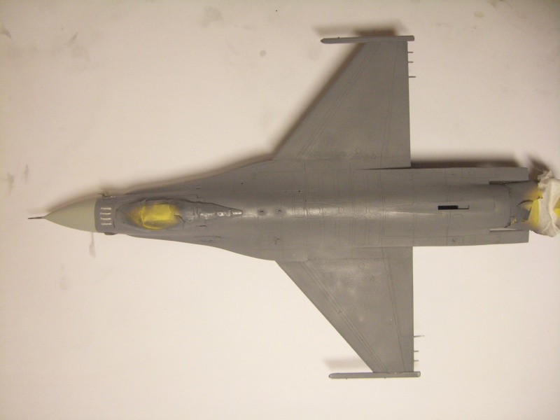 [Revell] F-16 Mlu Falcon "Tigermeet 2009" -1/72- - Page 2 Cimg0214