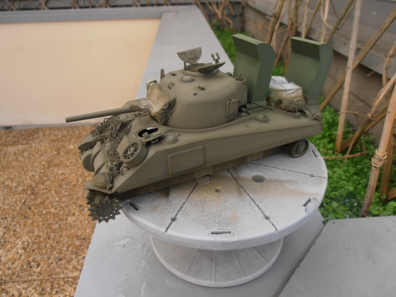 Sherman M4   " deep wading " ( tamiya 1/35eme ) Pc200816