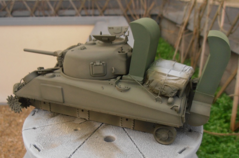 Sherman M4   " deep wading " ( tamiya 1/35eme ) Pc200822