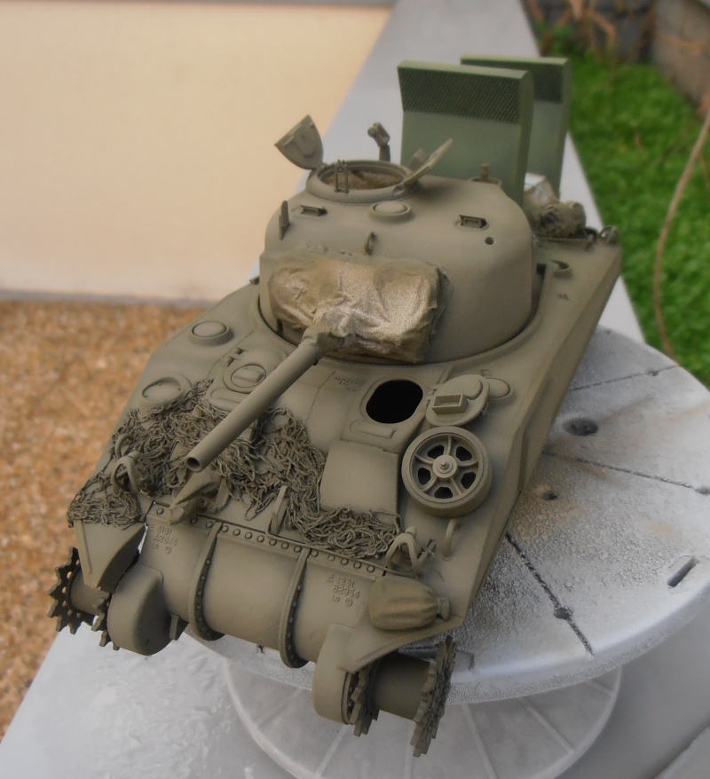 Sherman M4 " deep wading " ( tamiya 1/35eme ) Pc200824